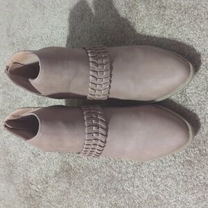 Women's Dolce Vita 7.5 booties